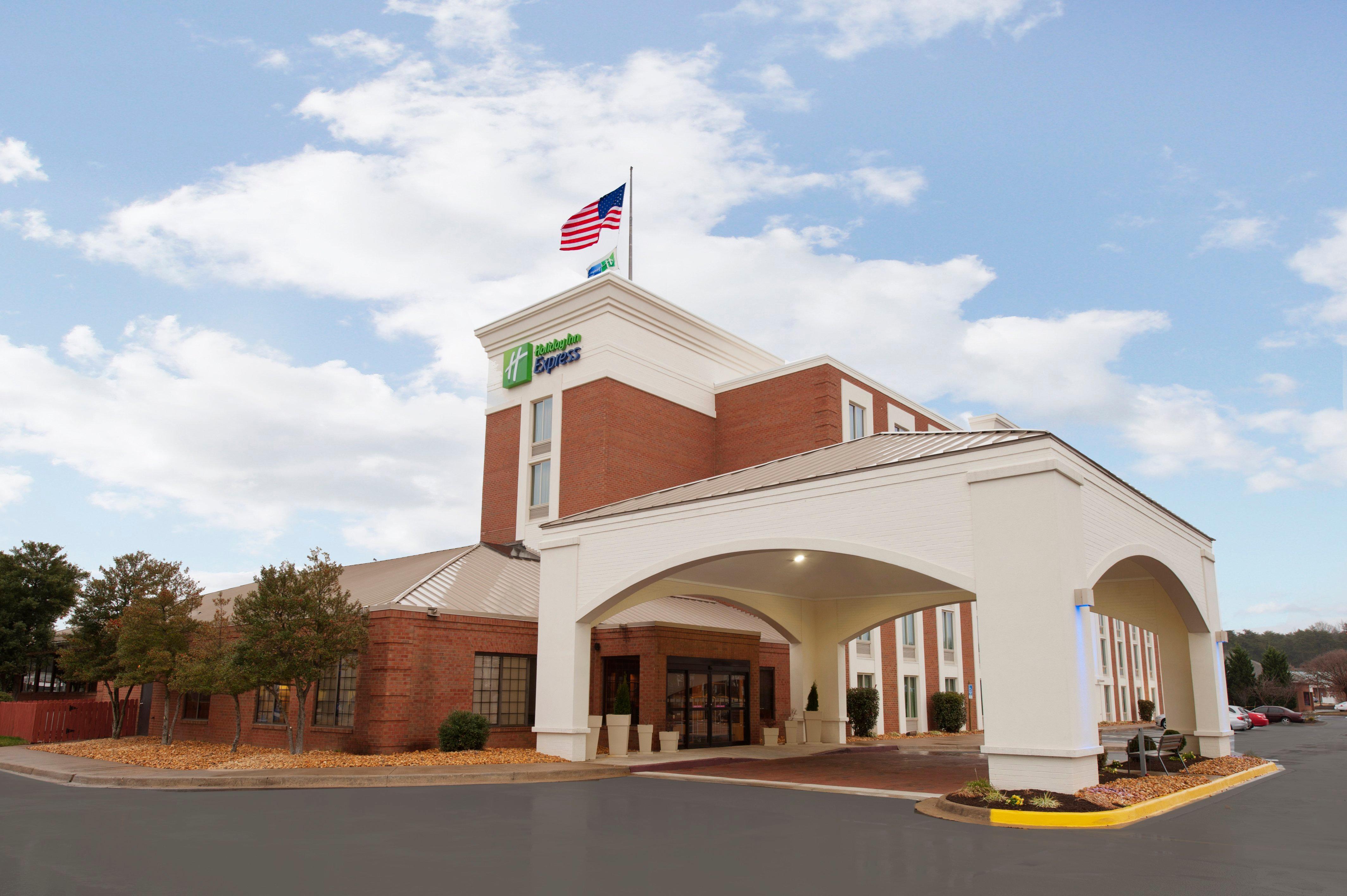 Holiday Inn Express Fredericksburg - Southpoint By Ihg Eksteriør bilde