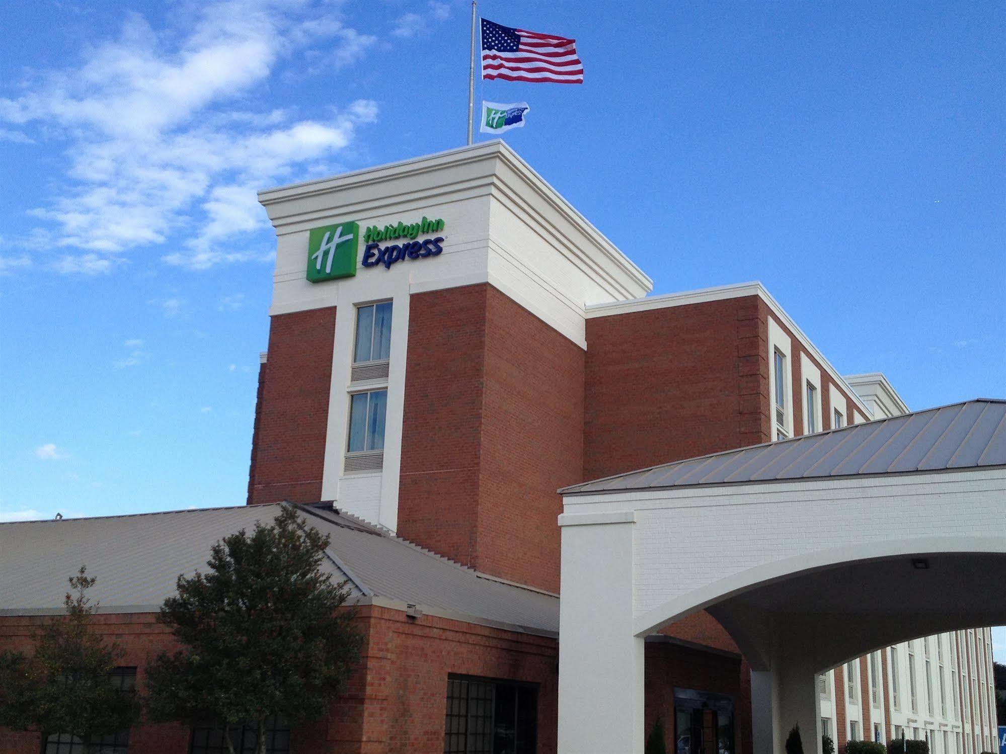 Holiday Inn Express Fredericksburg - Southpoint By Ihg Eksteriør bilde