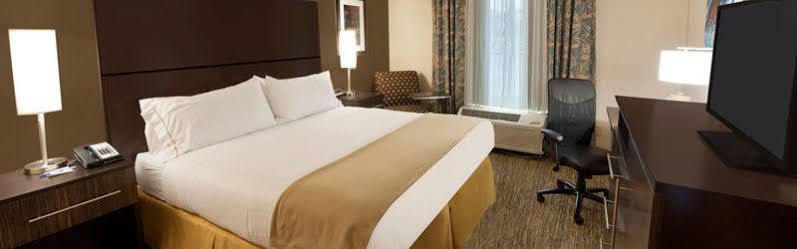 Holiday Inn Express Fredericksburg - Southpoint By Ihg Eksteriør bilde